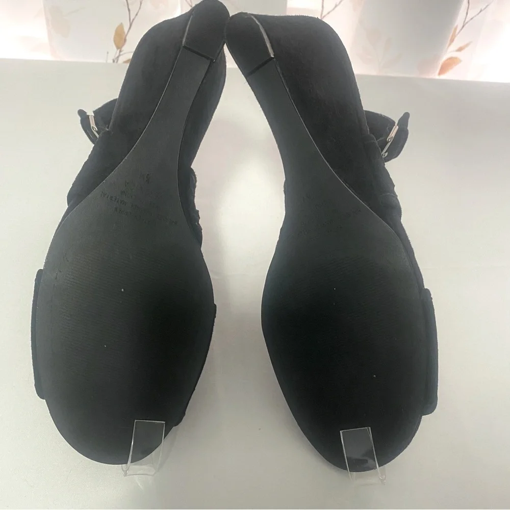Aubrey Lynn “Veronica”, Slip On Wedge, Open Toe Shoe, Size 7.5M